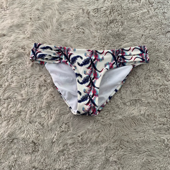 Quiksilver Swim Nwt Quicksilver Feather Print Bikini Bottoms Poshmark